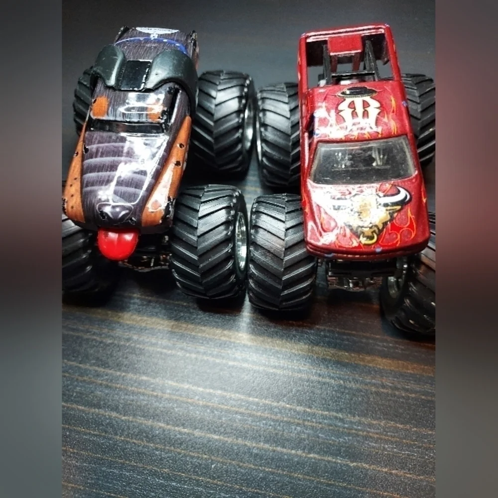 Hot Wheels Monster Jam Truck lot el matador and mutt Rottweiler